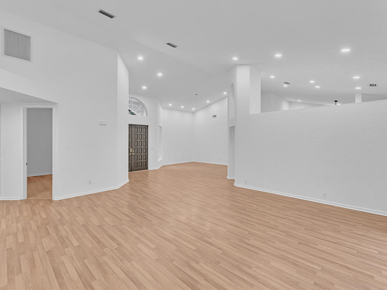 EMBASSY LAKES - Residential Lease
