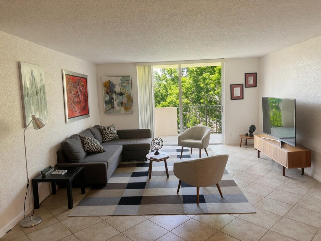Photo of 1000 SPANISH RIVER Road #4P, Boca Raton, FL 33432 (MLS # B26079981)
