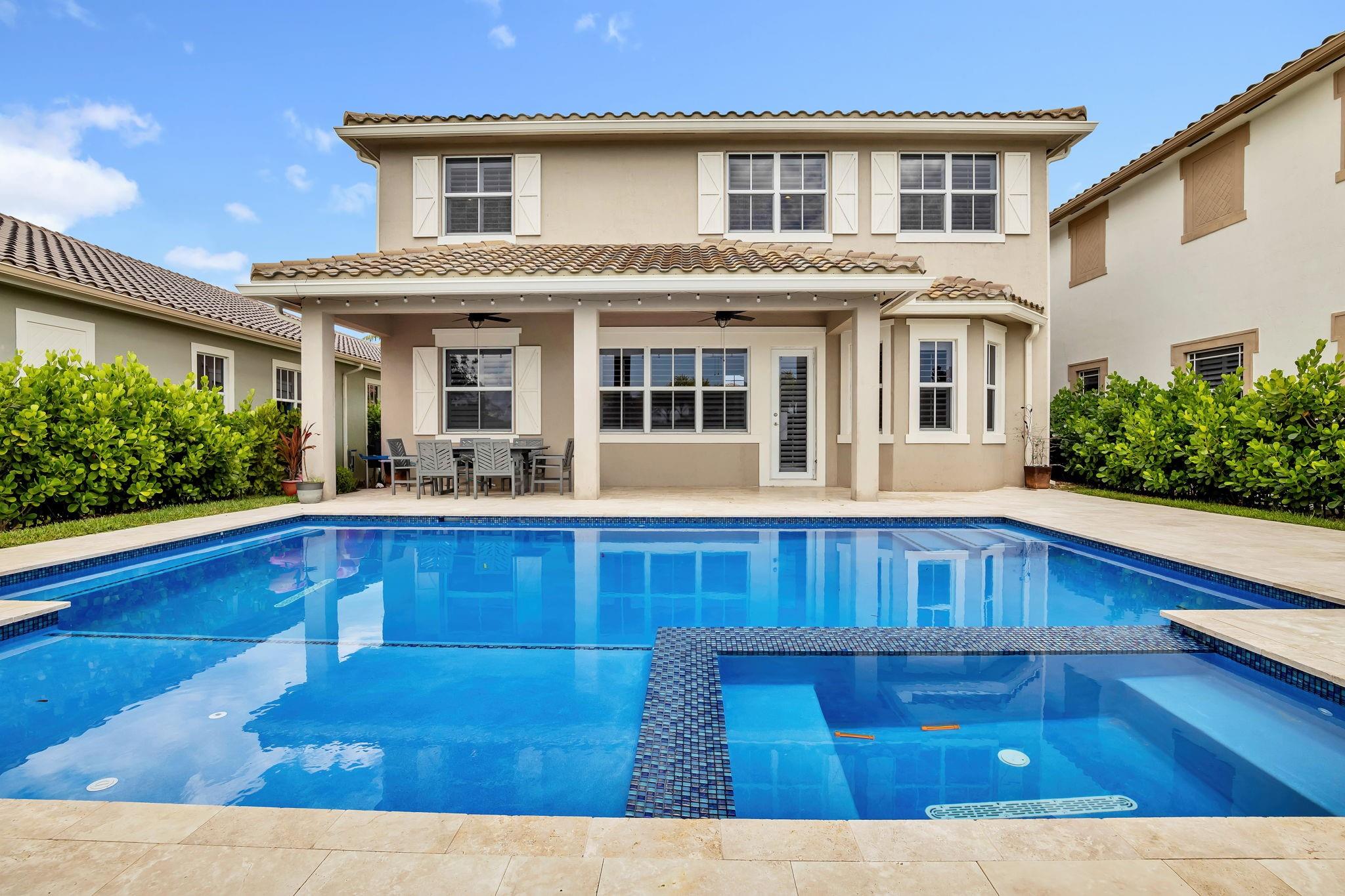 8600 Lakeside Bnd