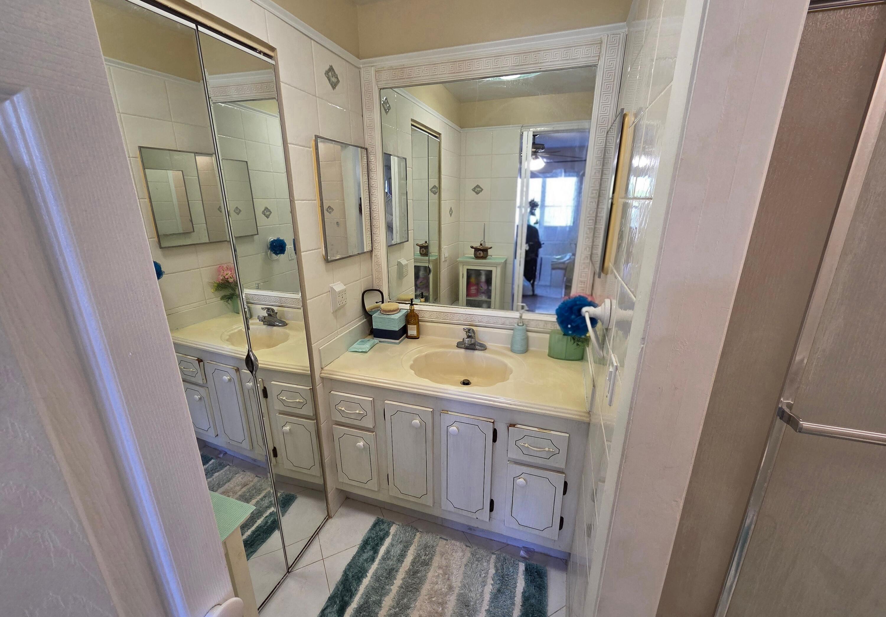 SUNRISE LAKES 135 CONDO - Residential