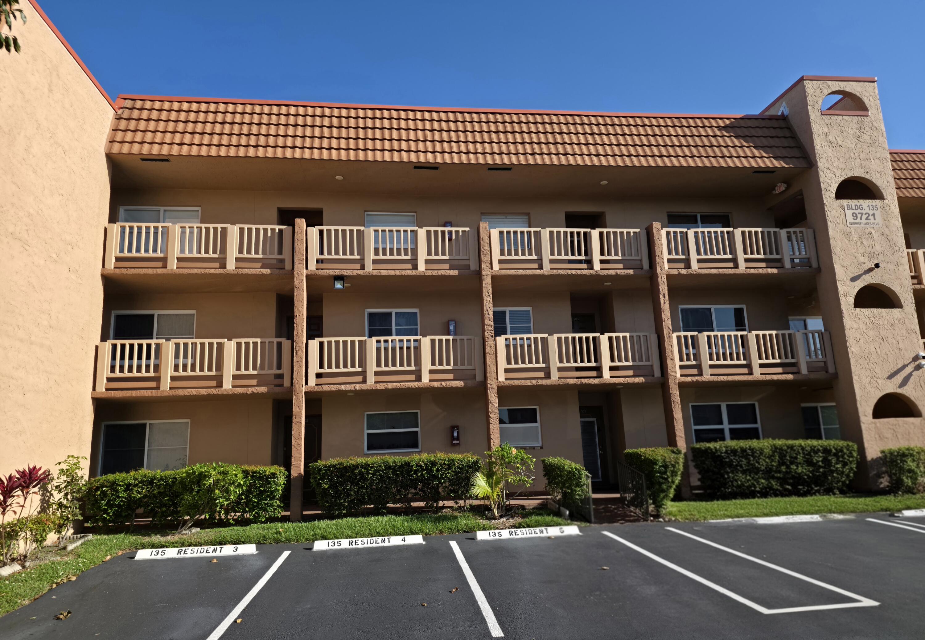 SUNRISE LAKES 135 CONDO - Residential