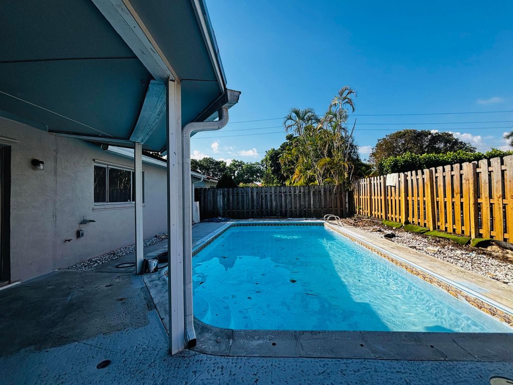 Photo of 2324 NW 98th Terrace, Coral Springs, FL 33076 (MLS # B26008021)