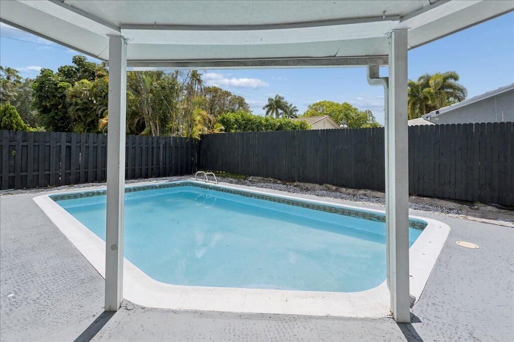 Photo of 2324 NW 98th Terrace, Coral Springs, FL 33065 (MLS # B26008021)