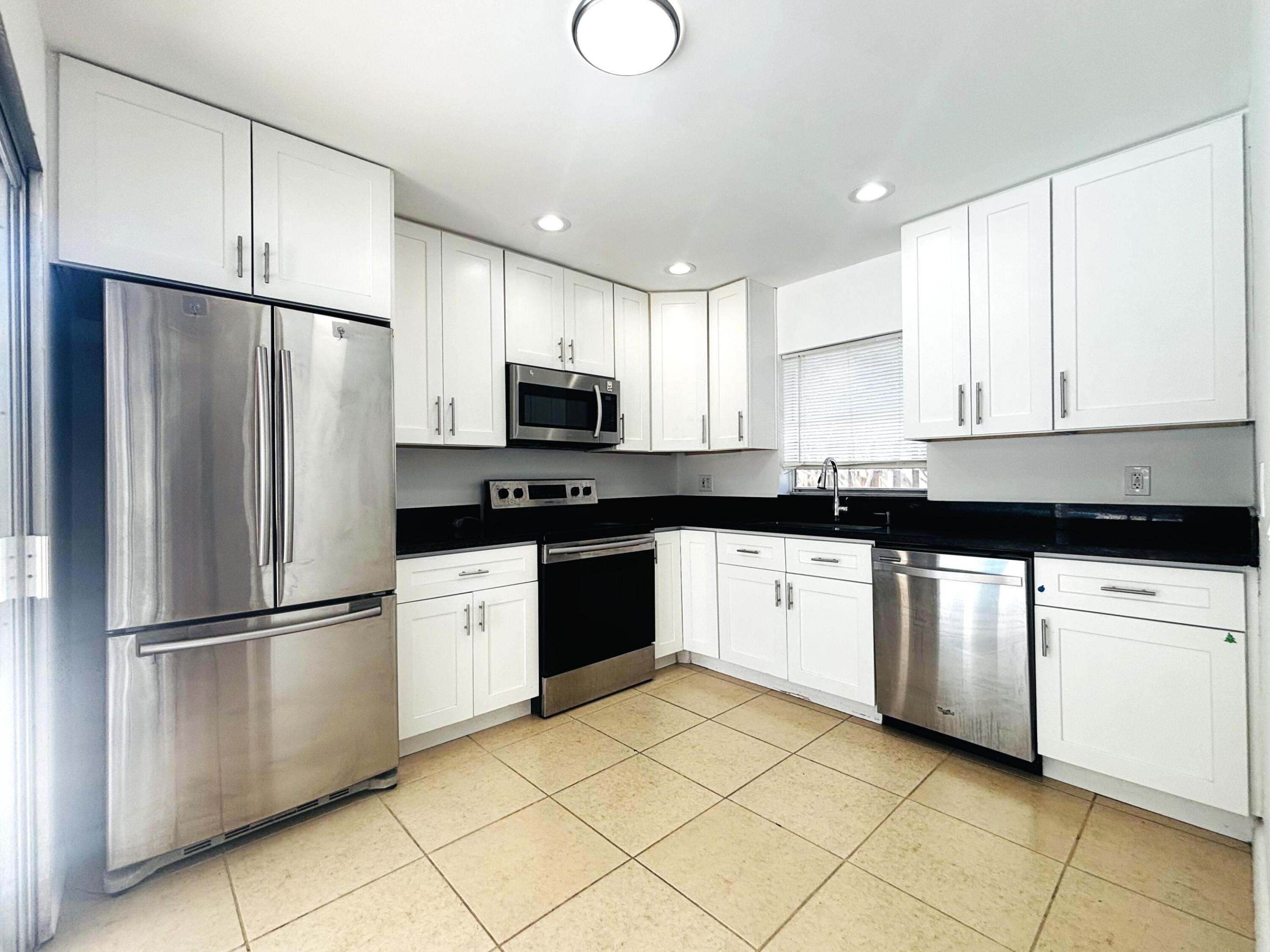 Royal Palm Pointe - Residential Lease