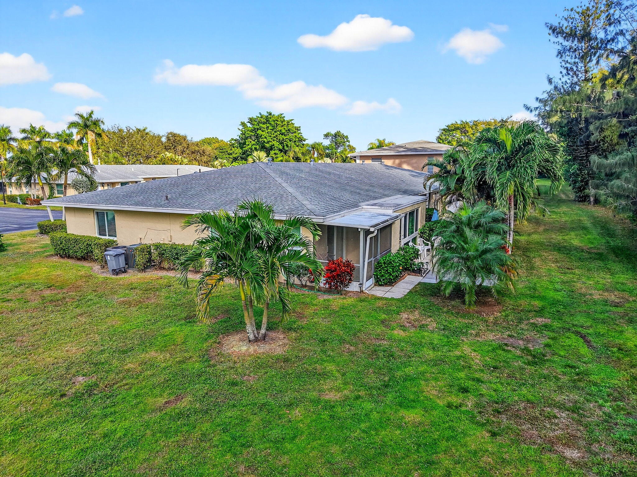 PALM GREENS AT VILLA DEL RAY CONDO II - Residential Lease