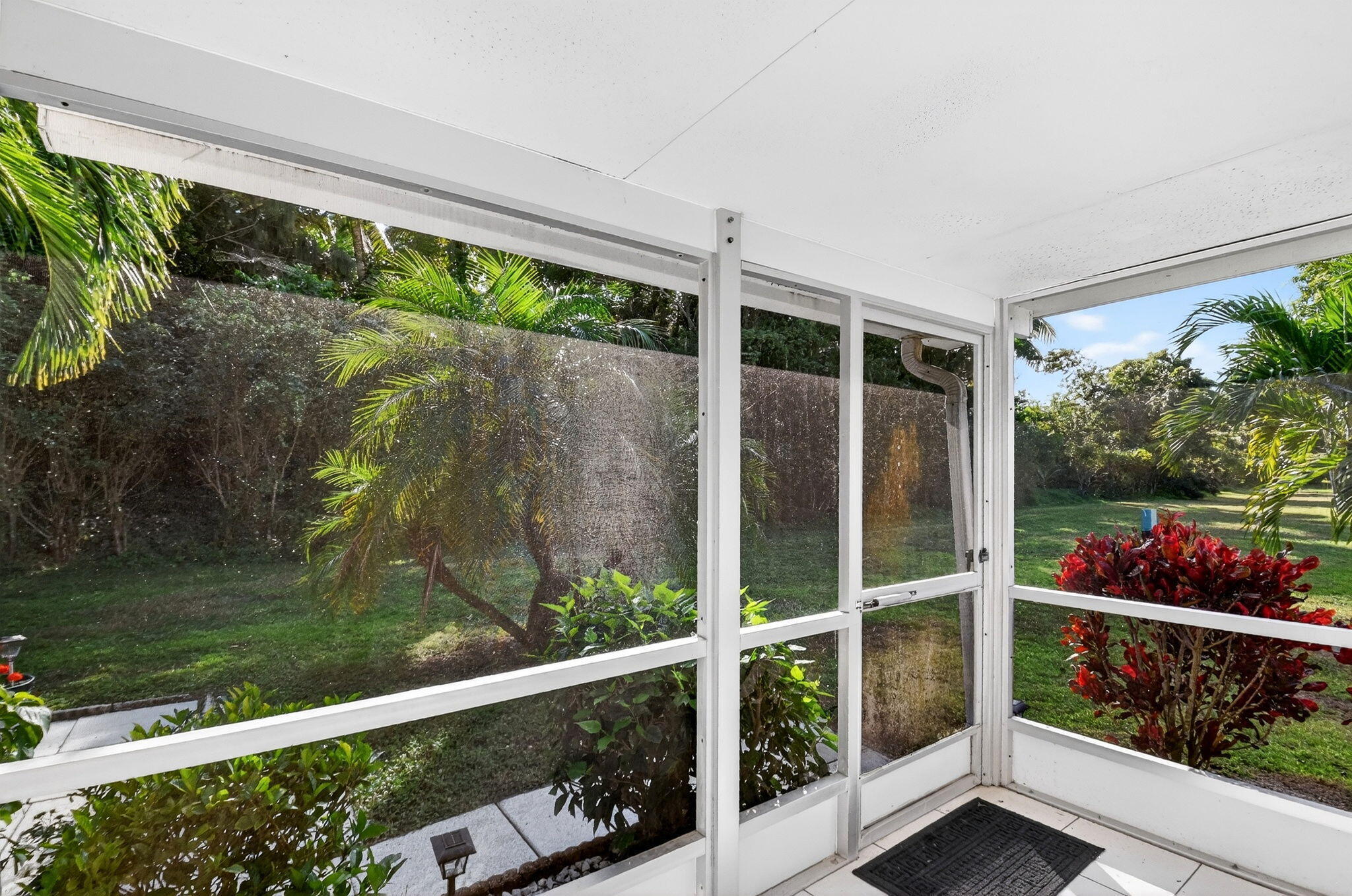 PALM GREENS AT VILLA DEL RAY CONDO II - Residential Lease