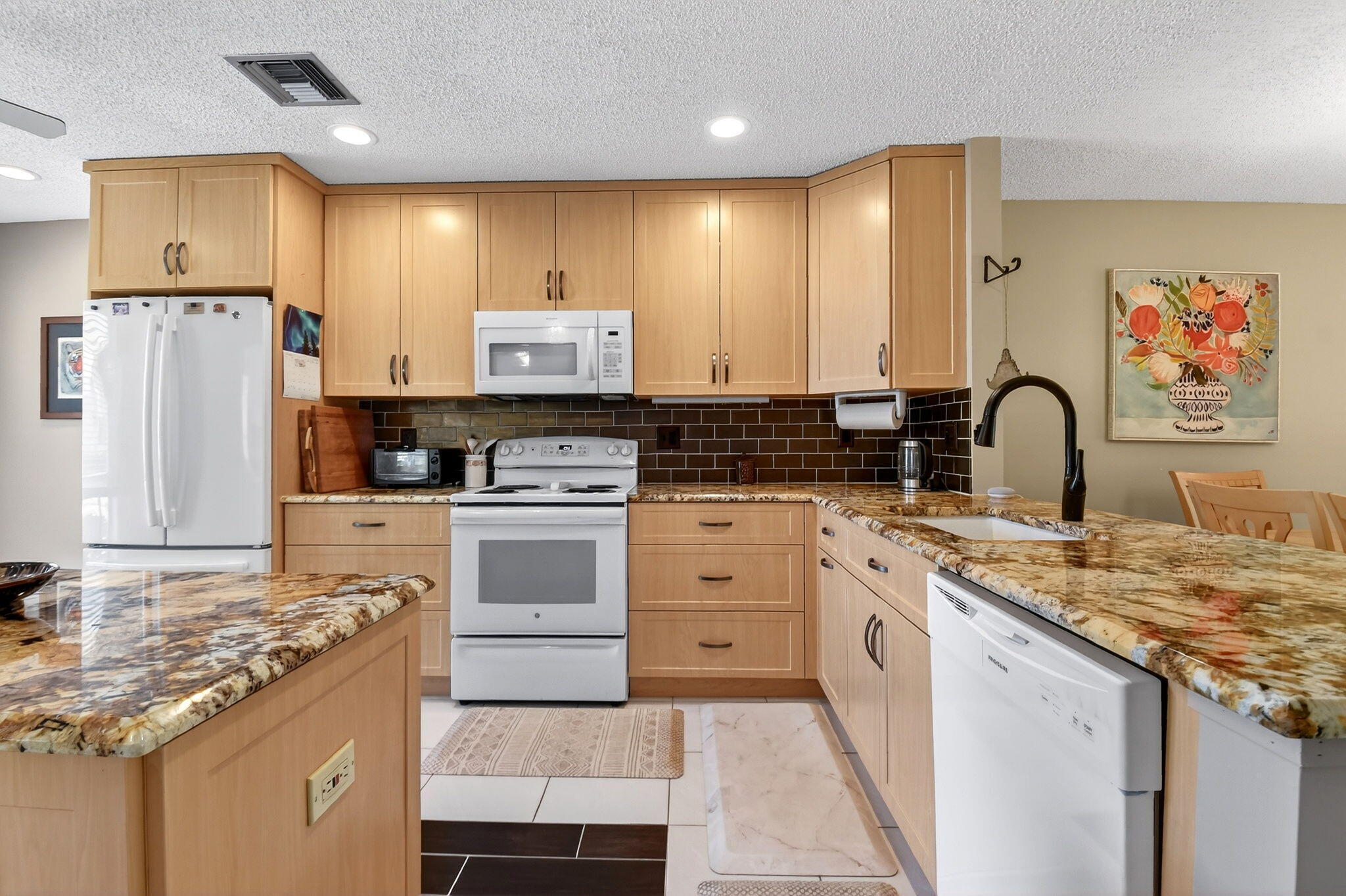 PALM GREENS AT VILLA DEL RAY CONDO II - Residential Lease