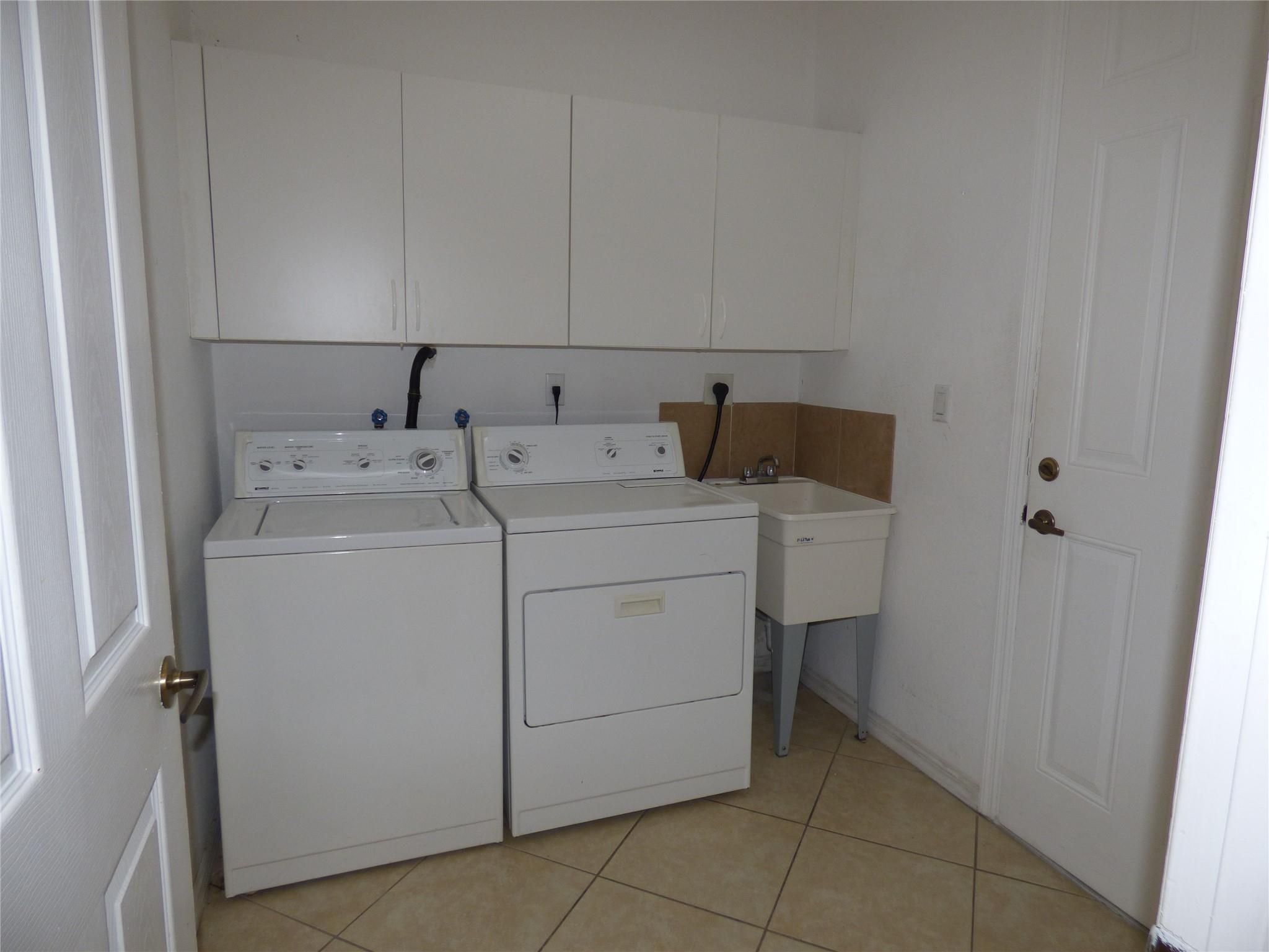 RESERVE AT HUNTINGTON - Residential Lease