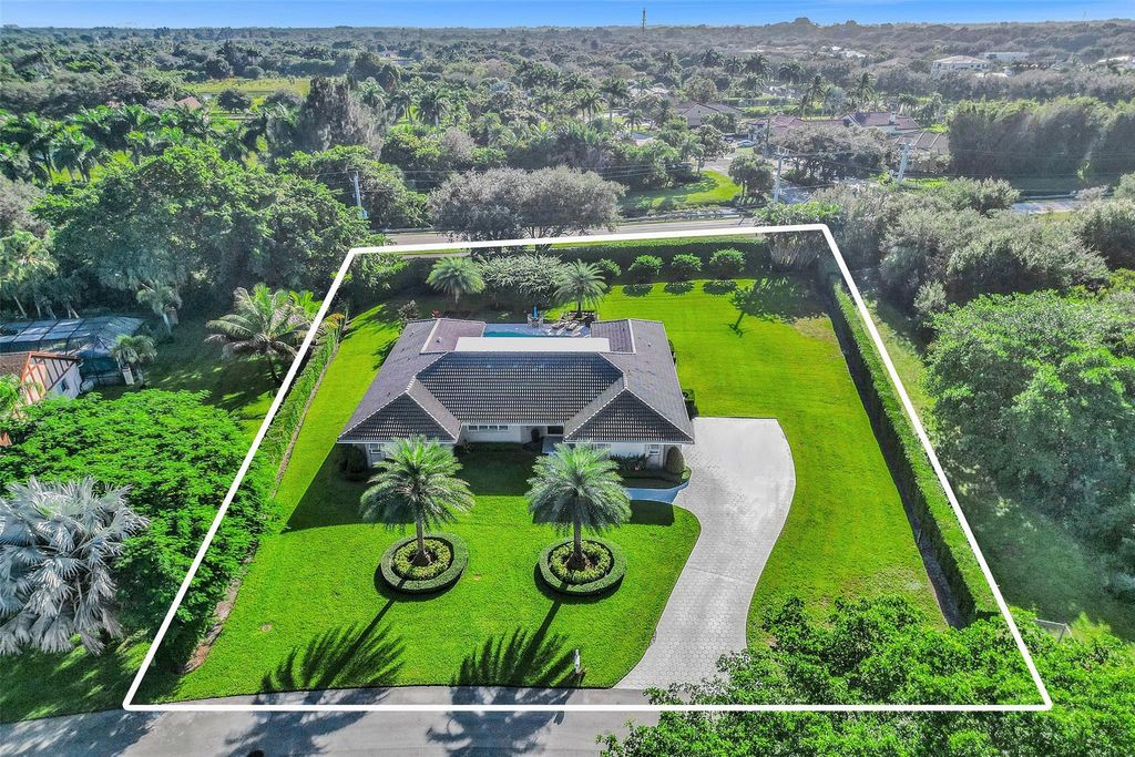 Photo of 3450 SW 131st Terrace, Davie, FL 33330 (MLS # F10467988)
