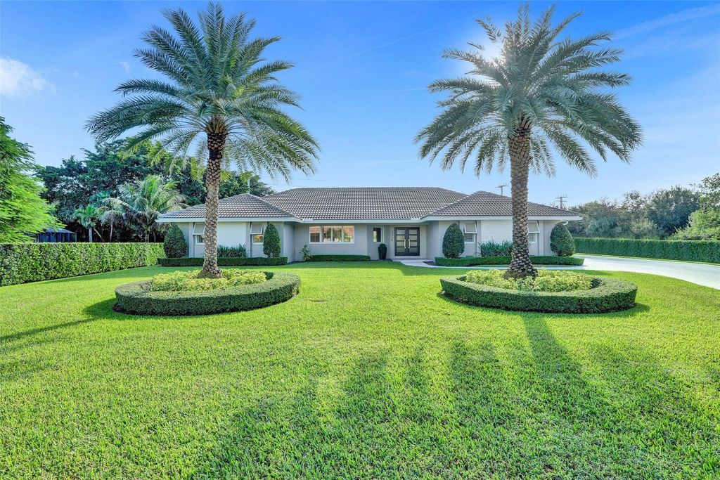 Photo of 3450 SW 131st Terrace, Davie, FL 33330 (MLS # F10467988)
