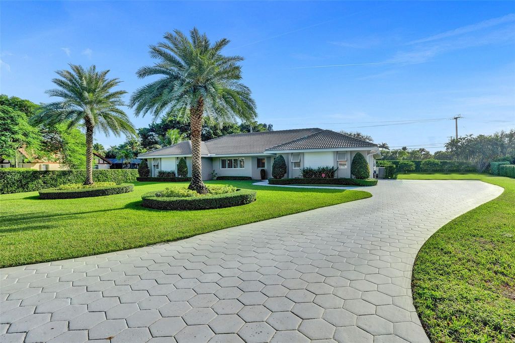 Photo of 3450 SW 131st Terrace, Davie, FL 33330 (MLS # F10467988)