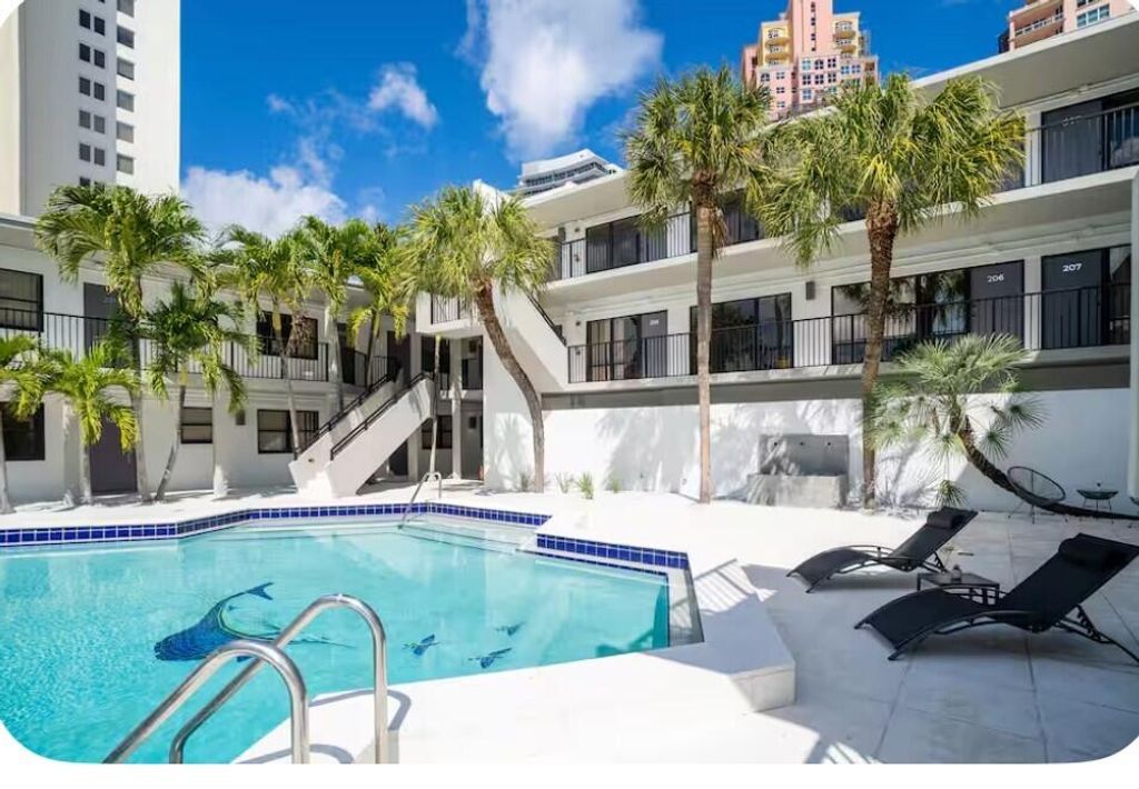 Photo of 2100 NE 33rd Avenue #202, Fort Lauderdale, FL 33305 (MLS # B26018363)