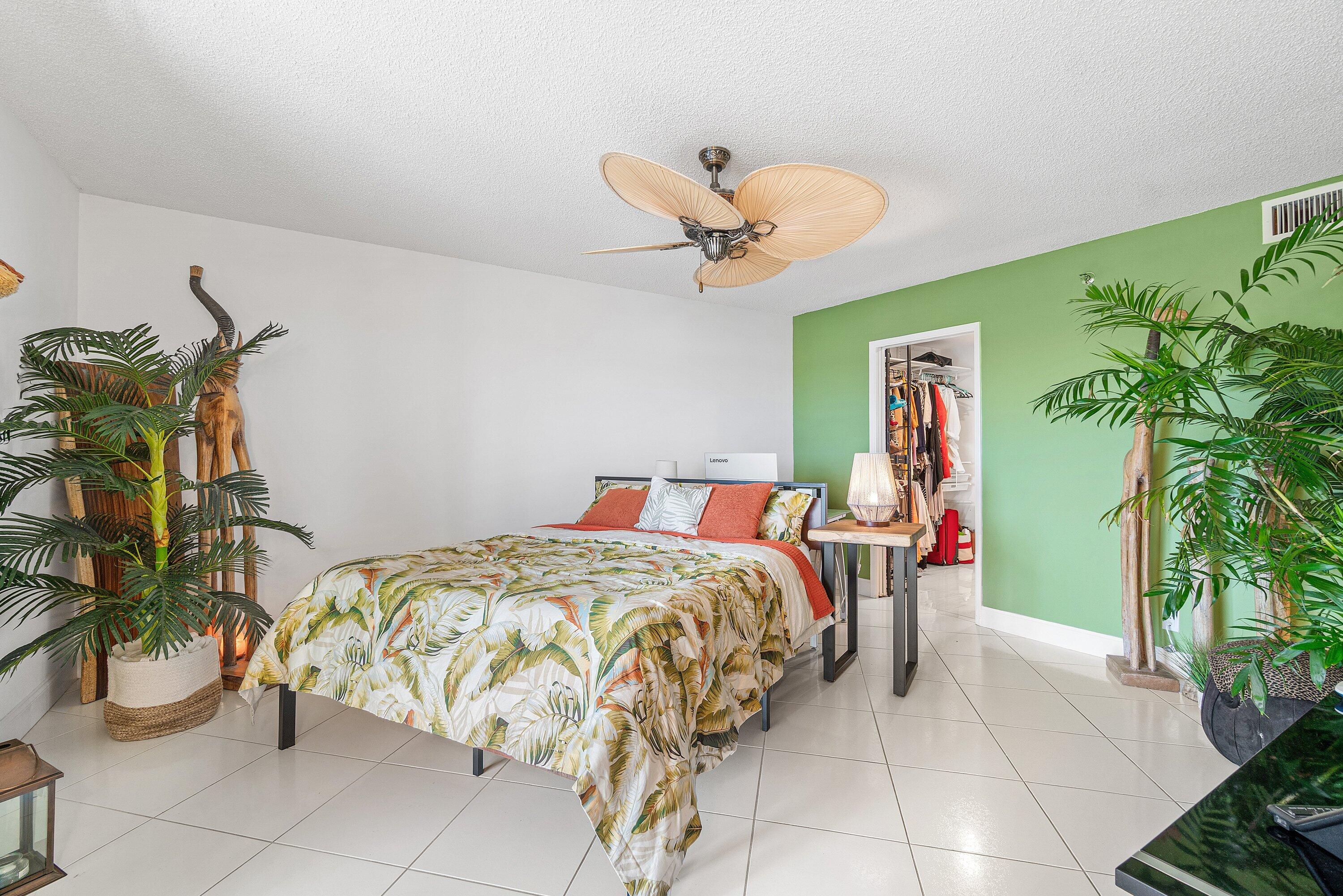 HUNTINGTON TOWERS CONDO - Residential