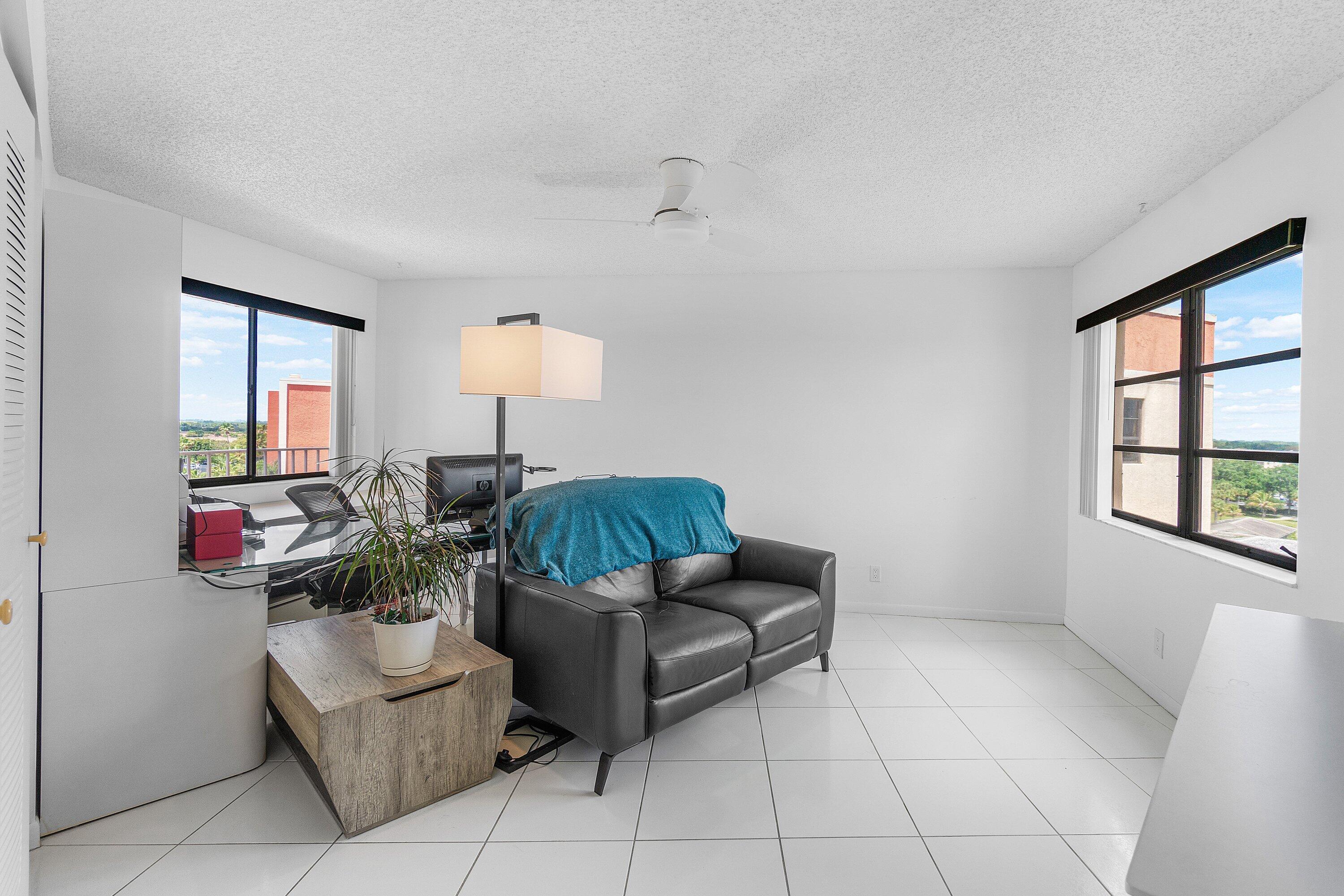 HUNTINGTON TOWERS CONDO - Residential