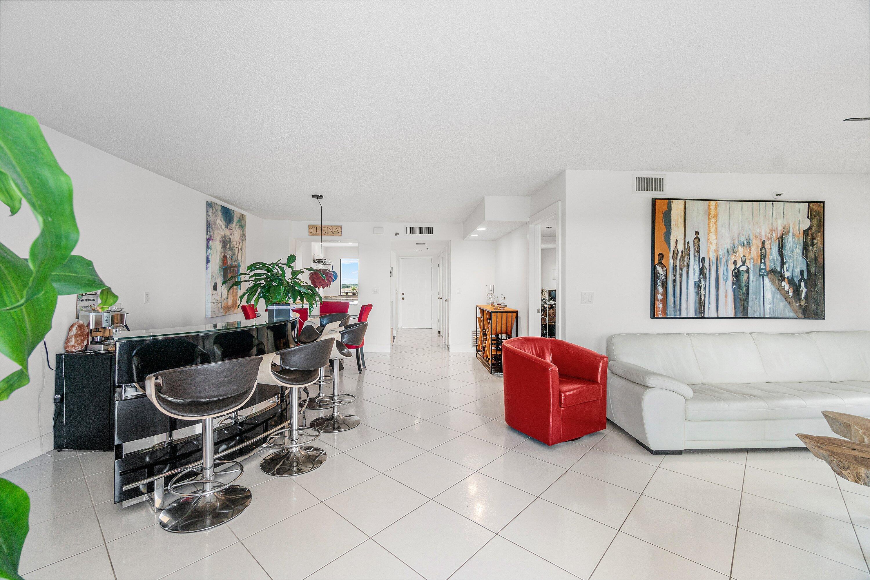 HUNTINGTON TOWERS CONDO - Residential