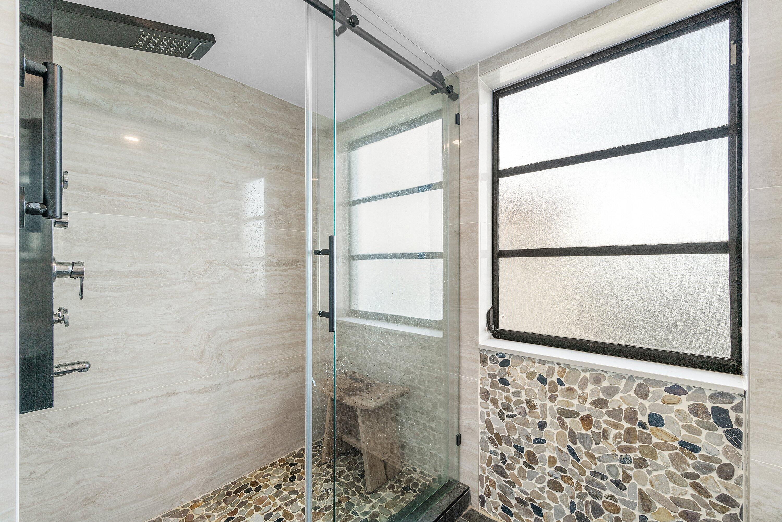 HUNTINGTON TOWERS CONDO - Residential