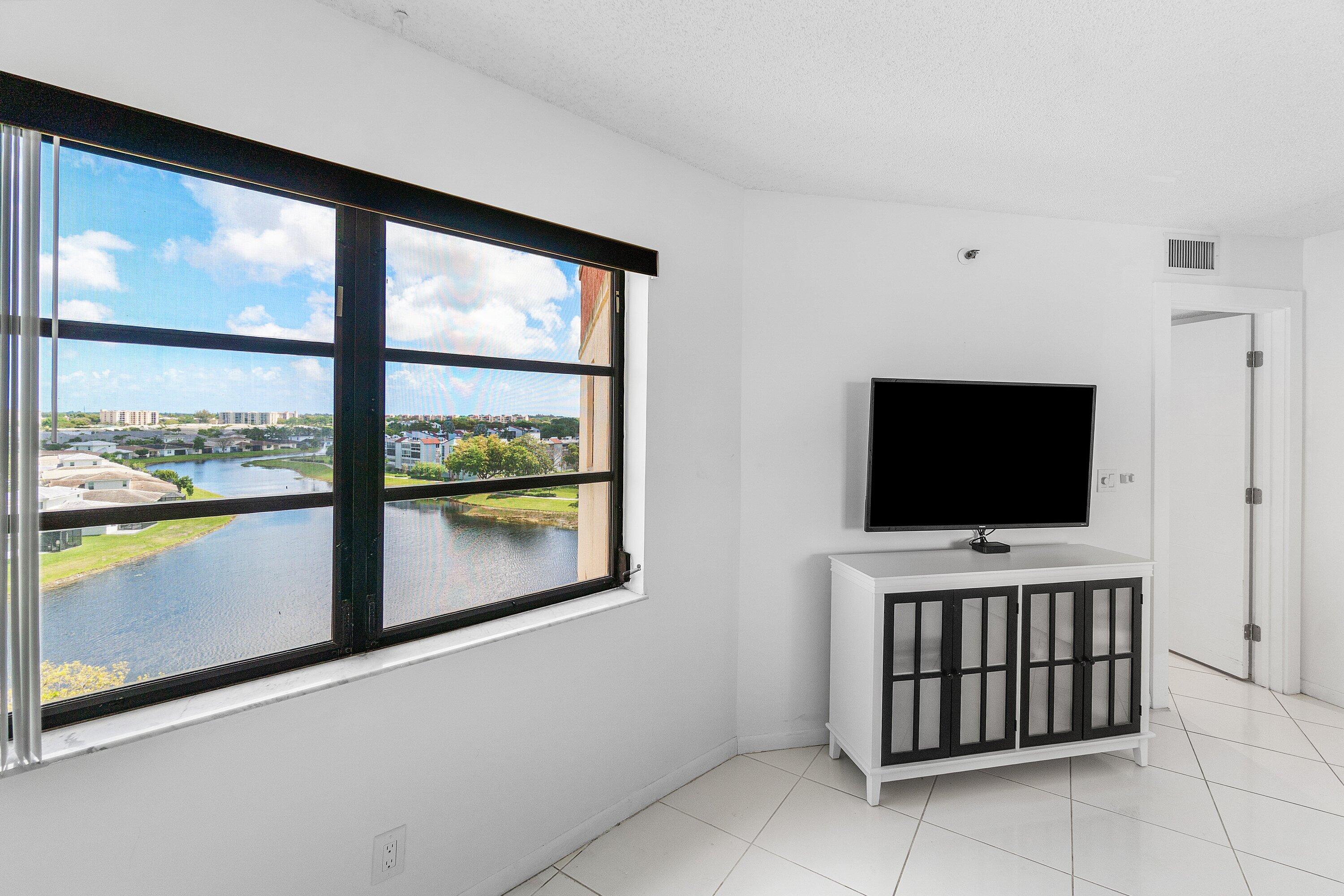 HUNTINGTON TOWERS CONDO - Residential