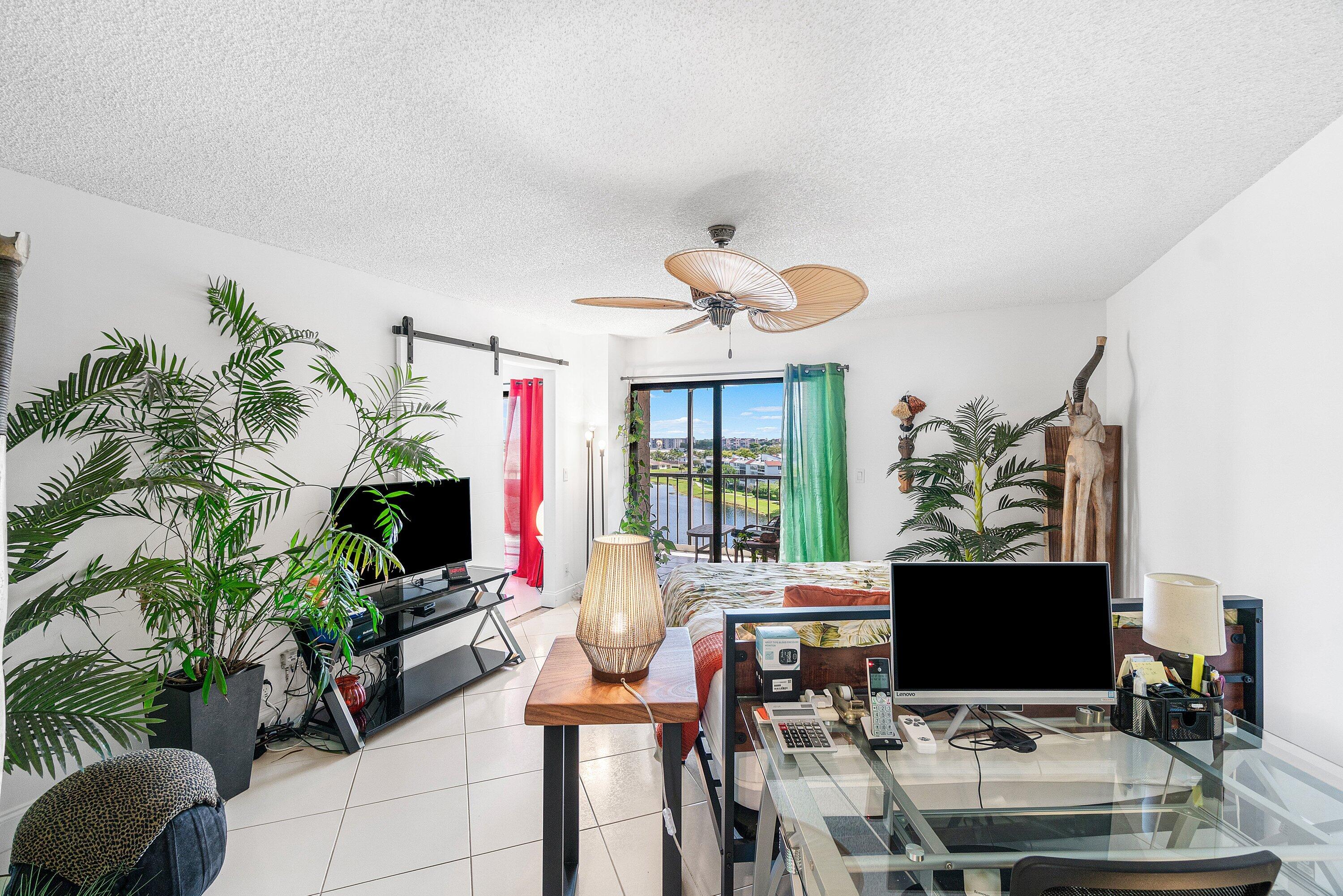 HUNTINGTON TOWERS CONDO - Residential