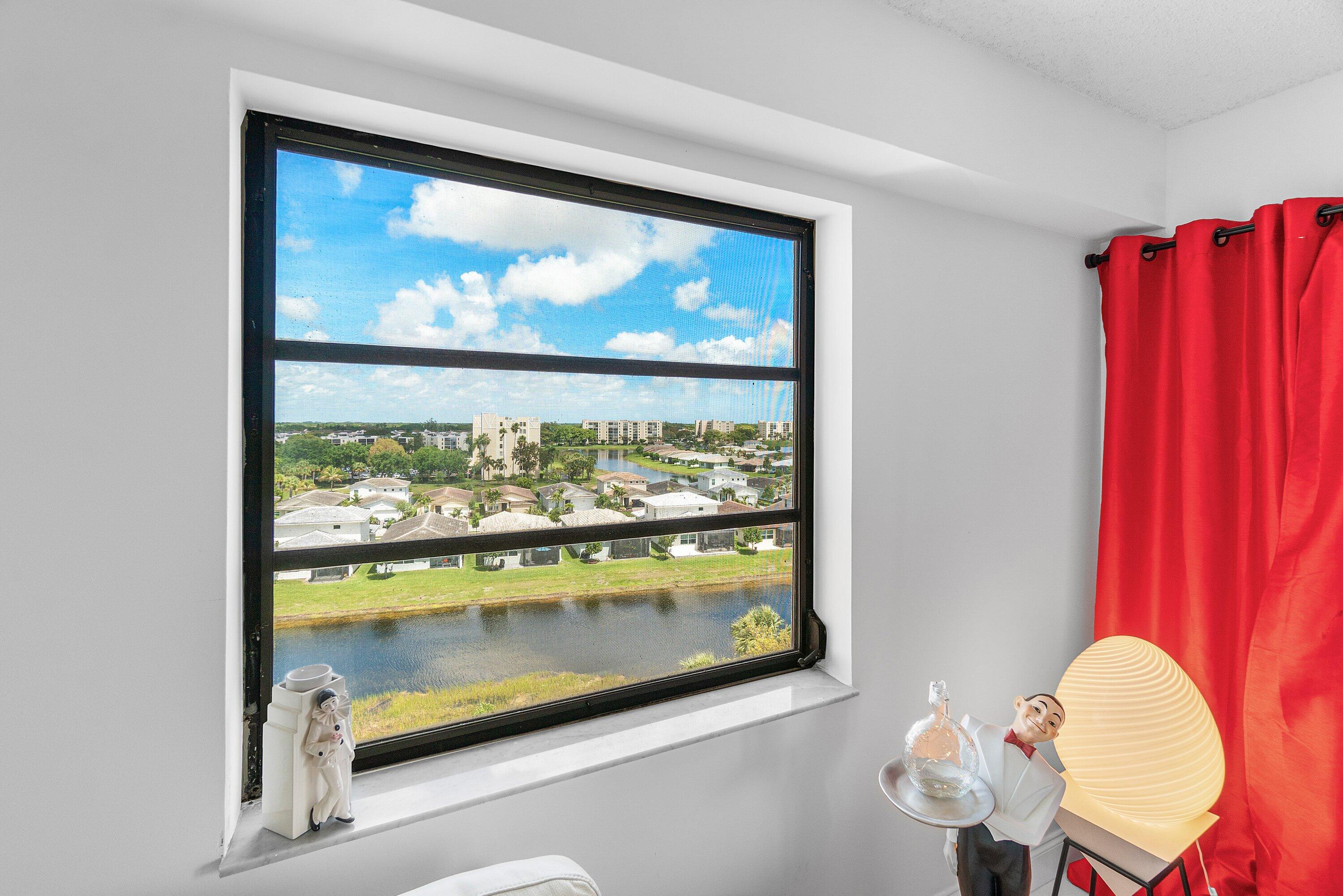 HUNTINGTON TOWERS CONDO - Residential