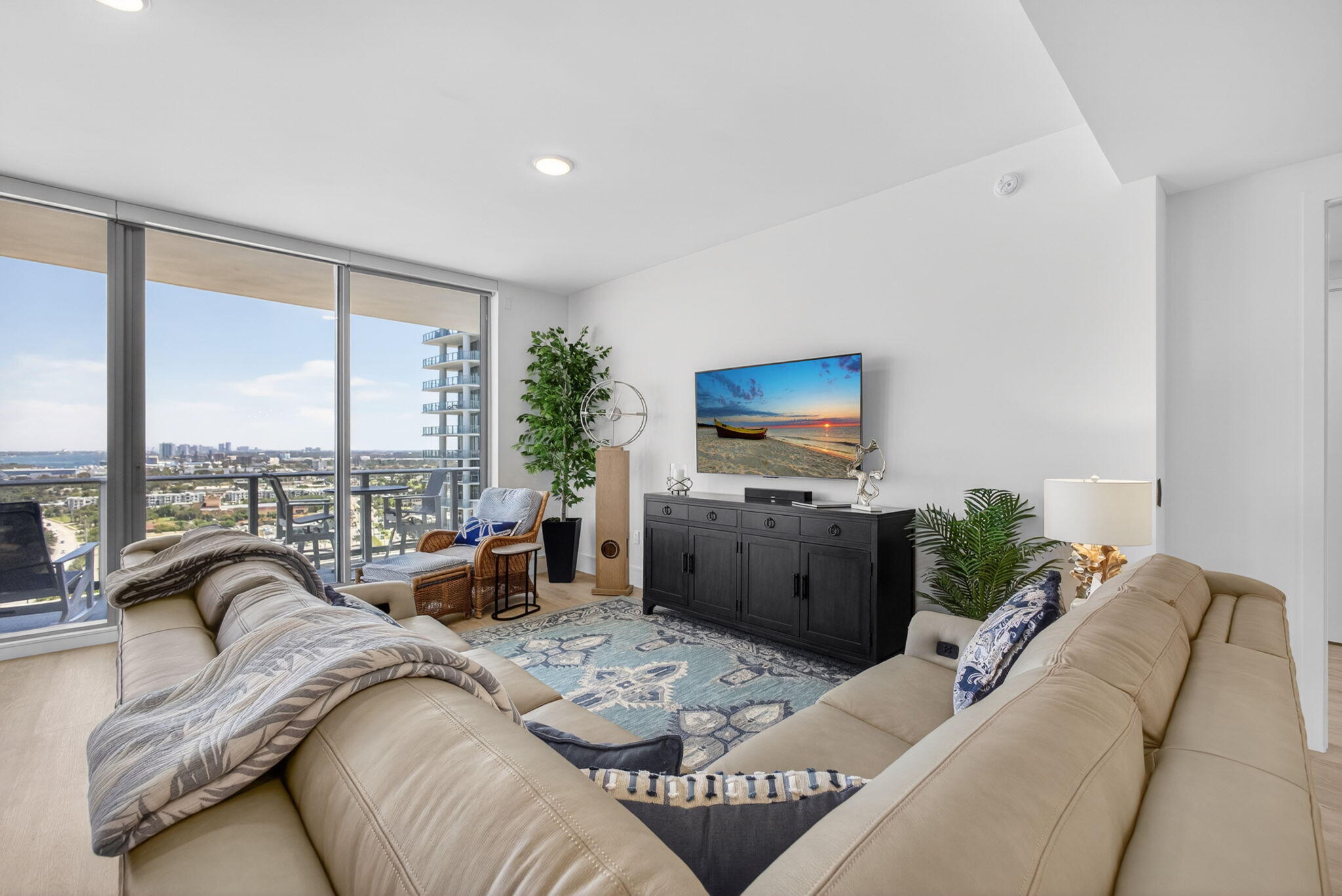 NAUTILUS 220 CONDO - Residential Lease