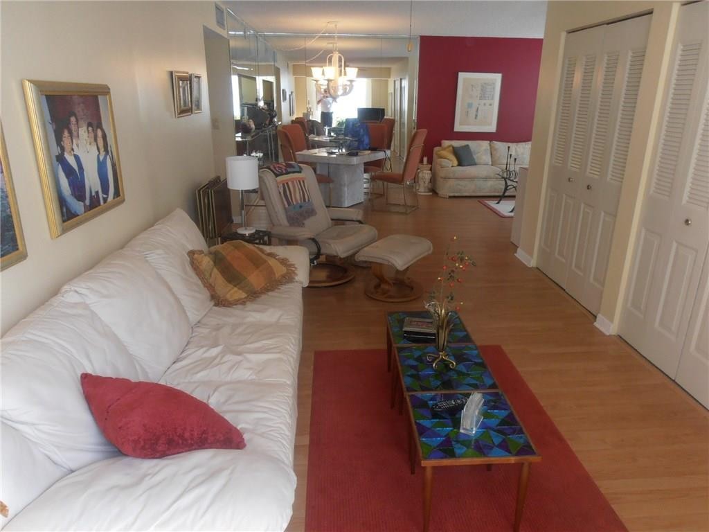 SABAL PALM - Residential