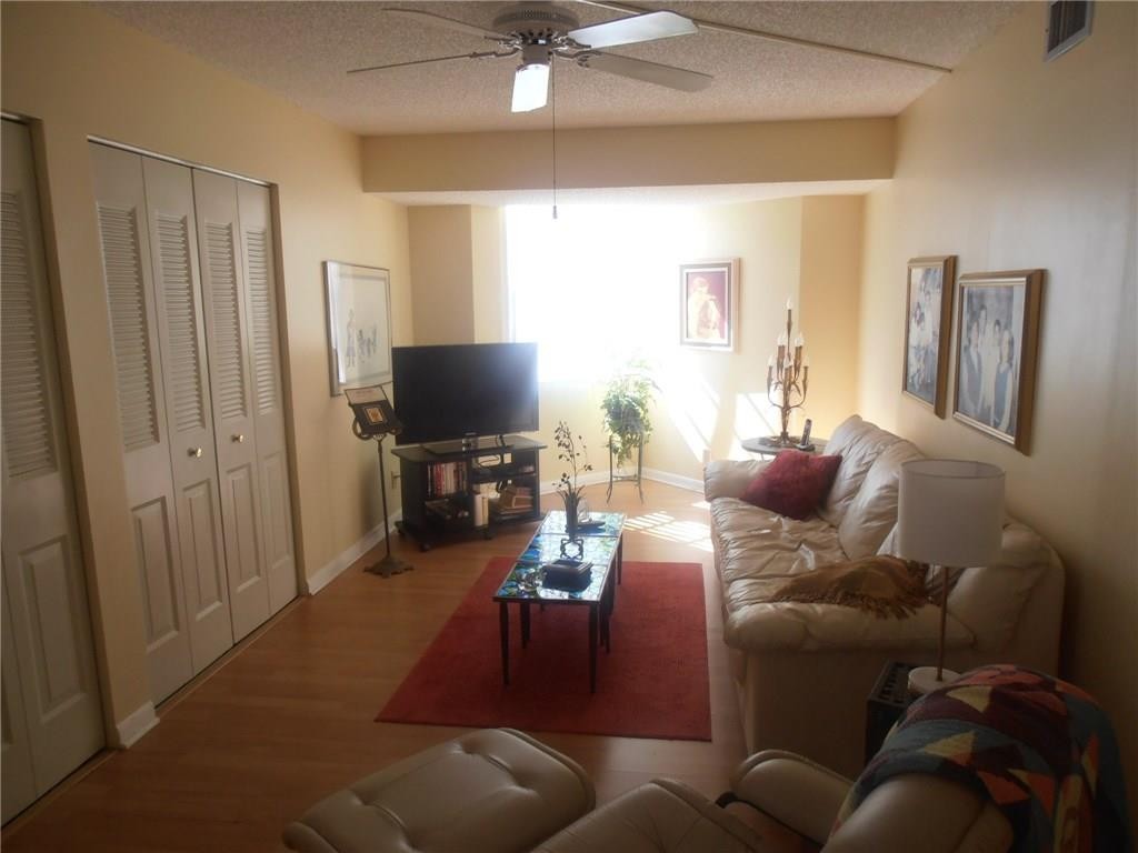 SABAL PALM - Residential