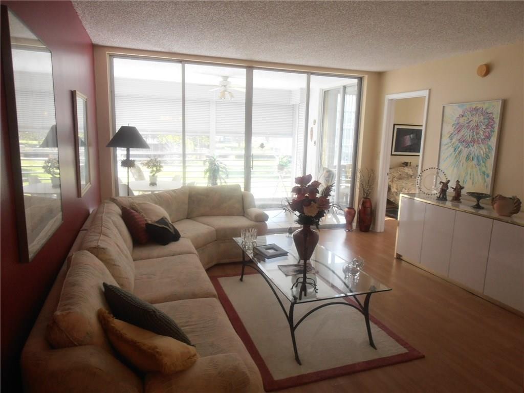 SABAL PALM - Residential