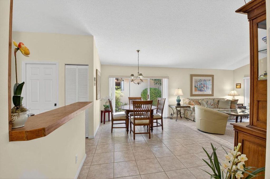 Photo of 11563 Colonnade Drive, Boynton Beach, FL 33437 (MLS # R11115256)