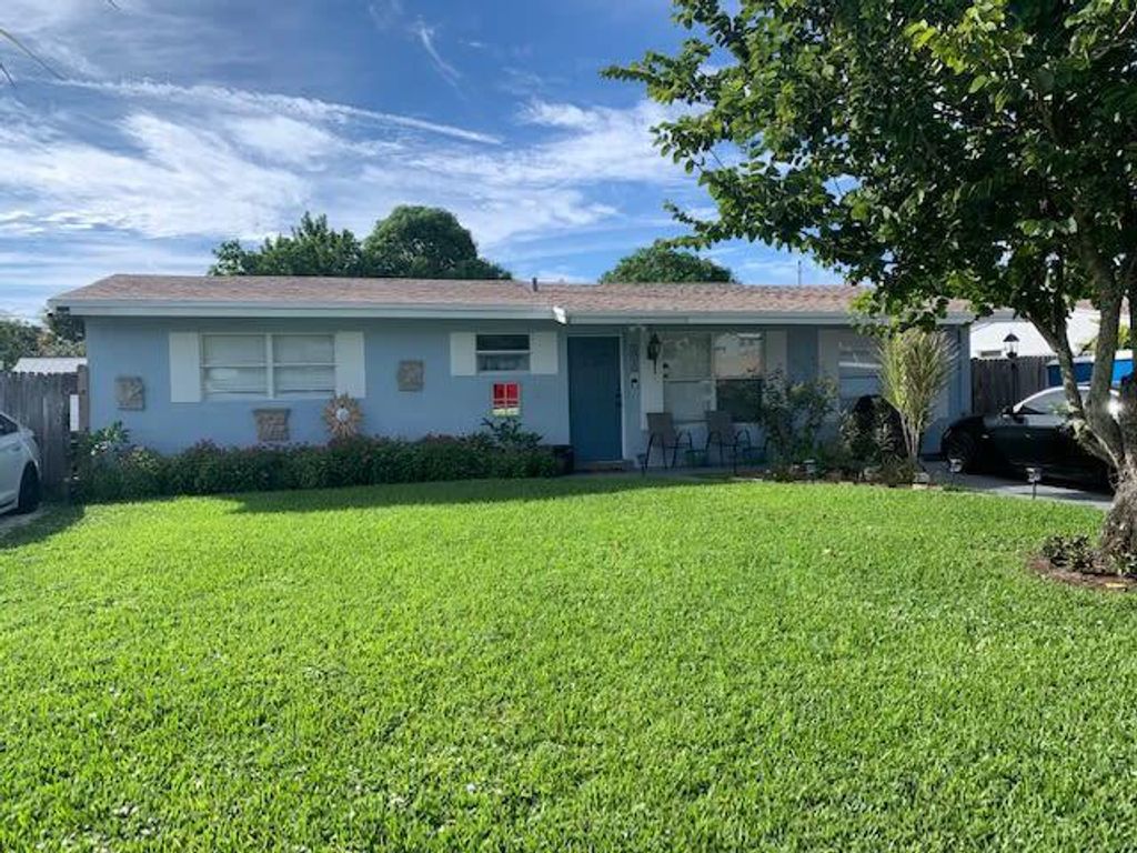 Photo of 19116 SE Homewood Avenue, Jupiter, FL 33469 (MLS # R10789358)