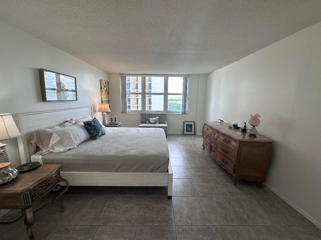 AQUARIUS CONDO - Residential Lease