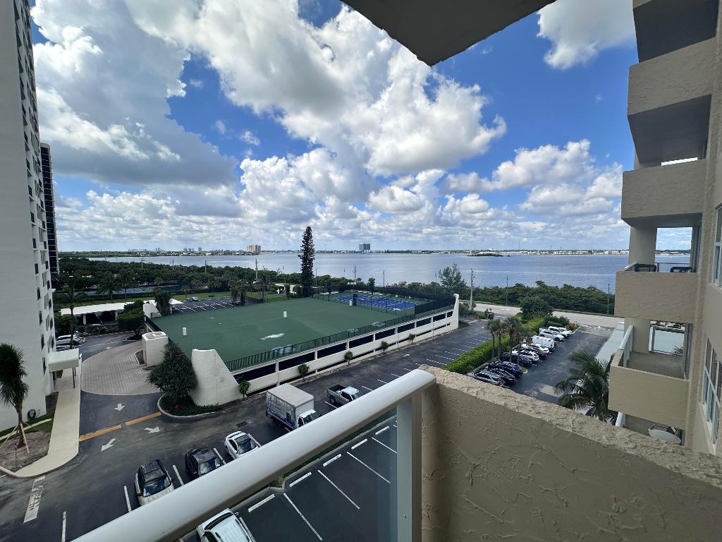 AQUARIUS CONDO - Residential Lease