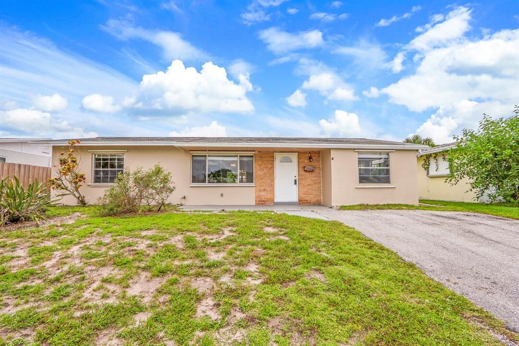 Photo of 3852 Gull Road, Palm Beach Gardens, FL 33410 (MLS # R10870542)