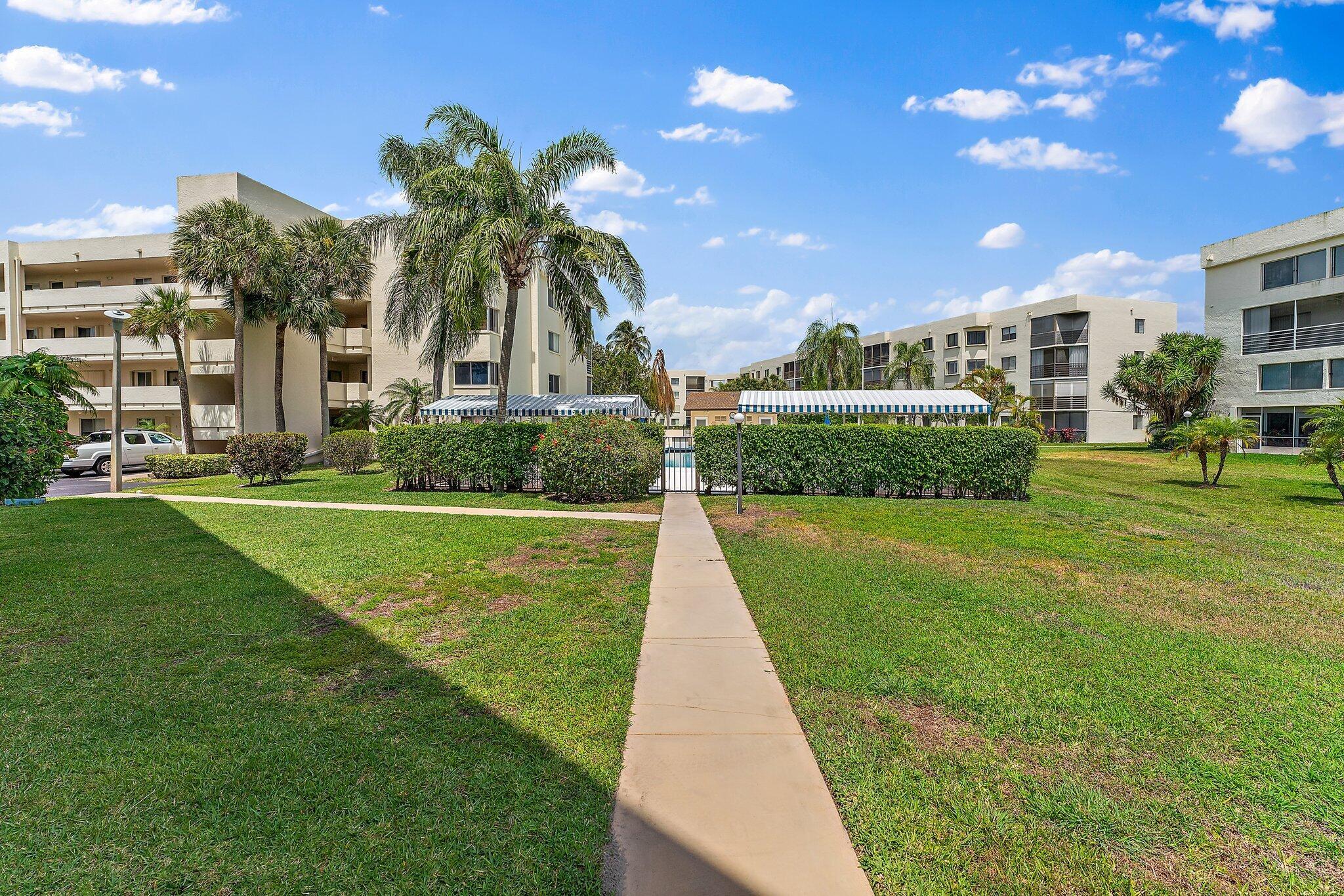 POINCIANA LAKES CONDO - Residential