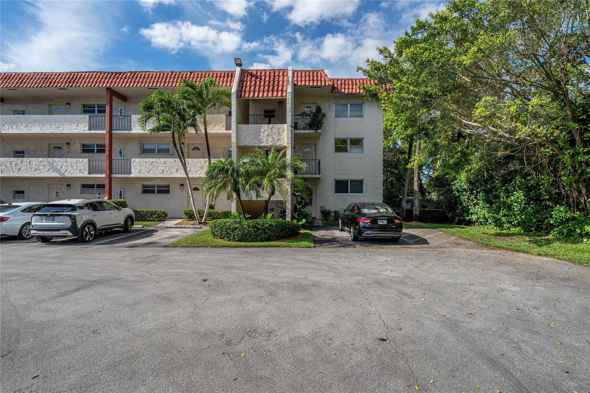 Hollybrook Golf & Tennis - Residential