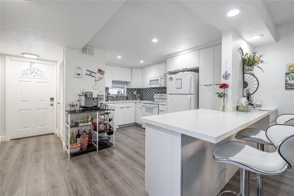 Photo of 8901 S Hollybrook Blvd #201, Pembroke Pines, FL 33025 (MLS # F10541032)