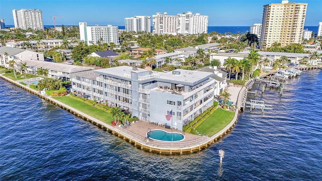 1201 S Riverside Drive 307