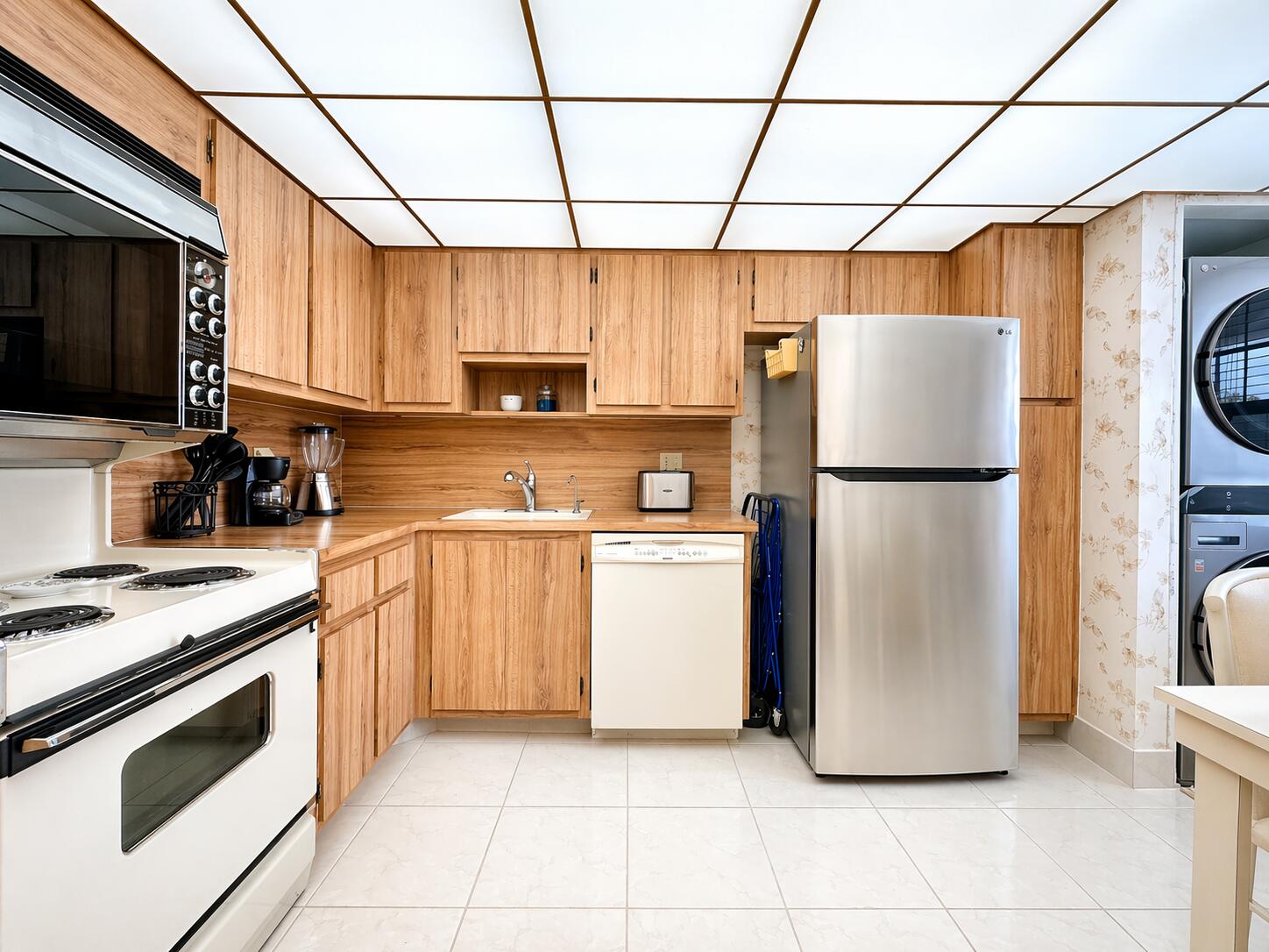 4015 W Palm Aire Drive 205