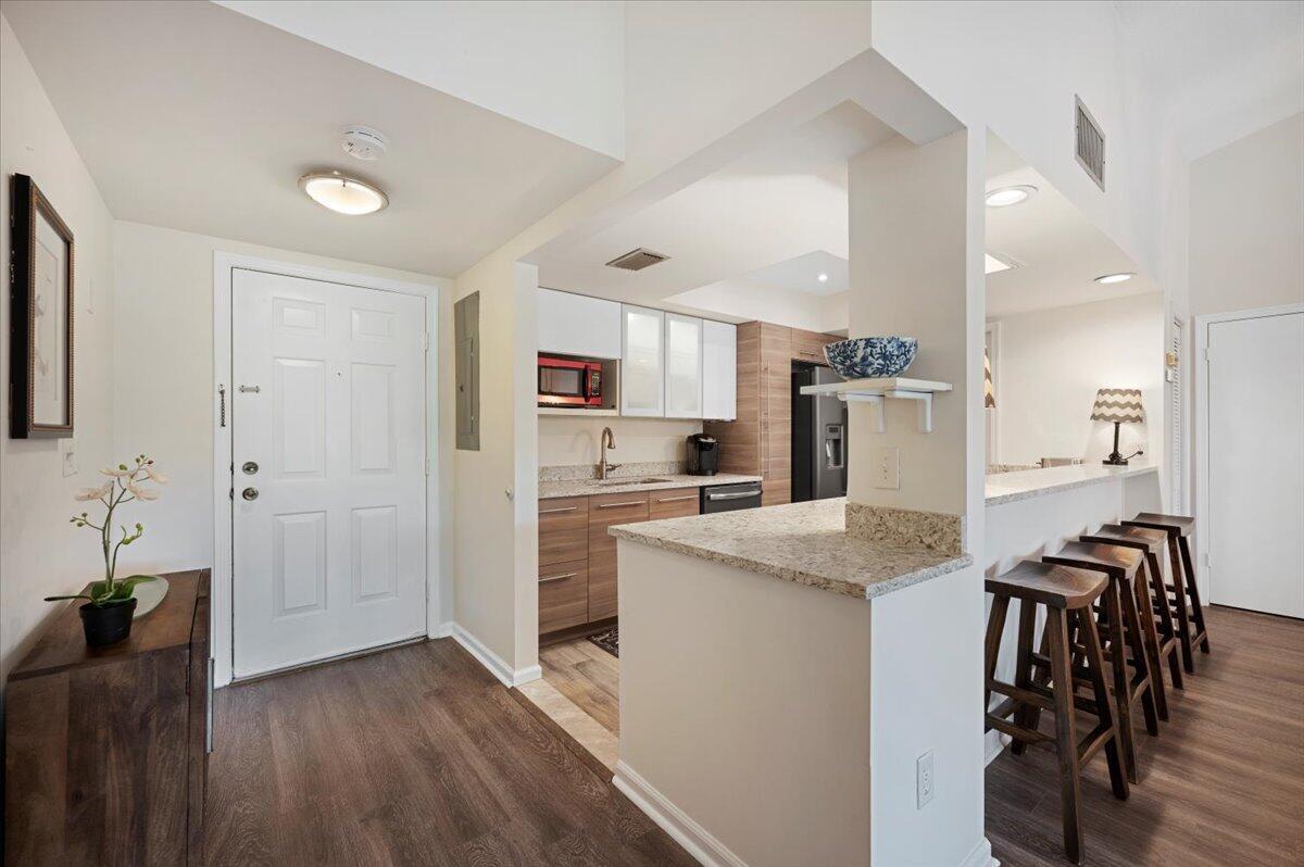 11863 Wimbledon Circle 525