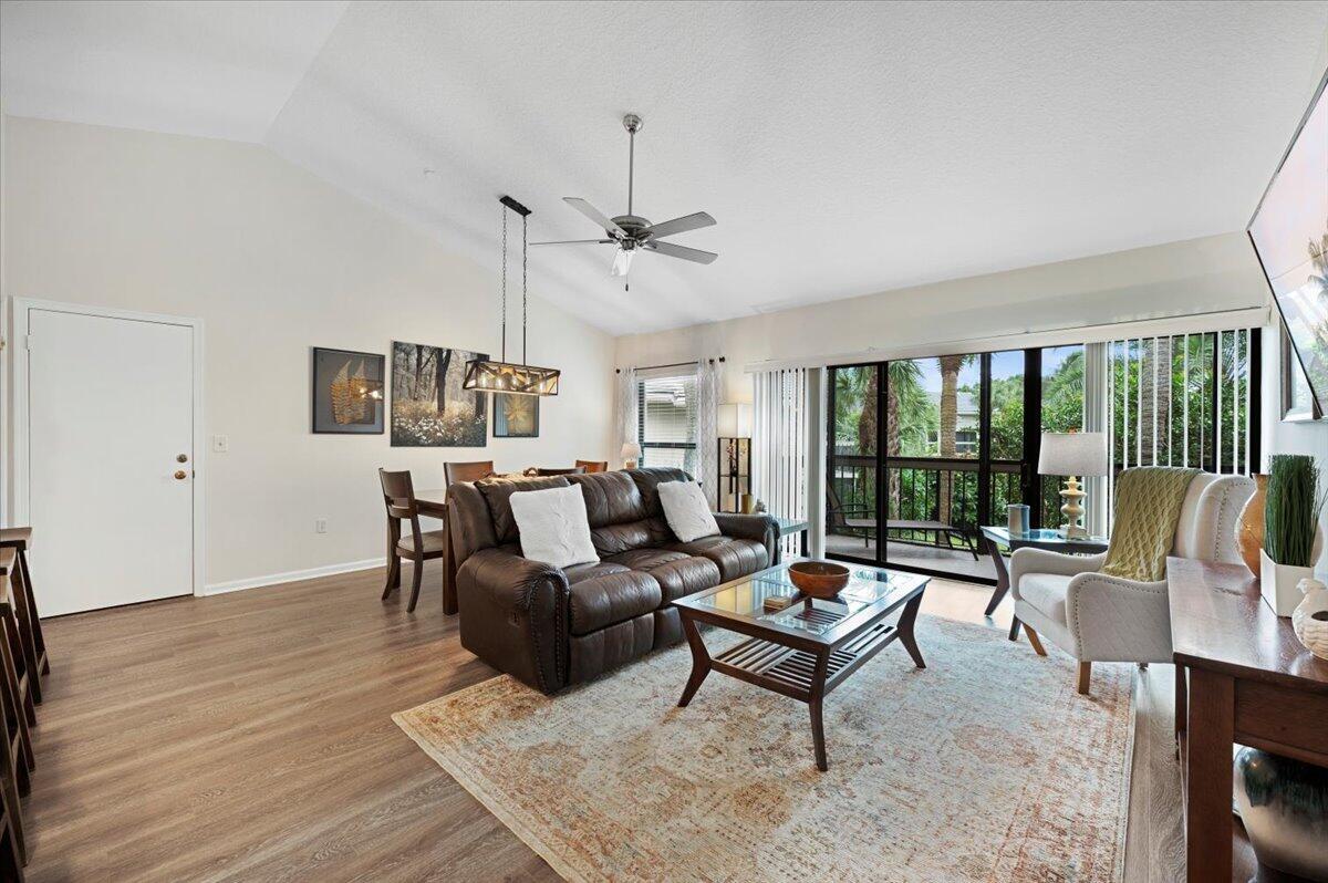 11863 Wimbledon Circle 525