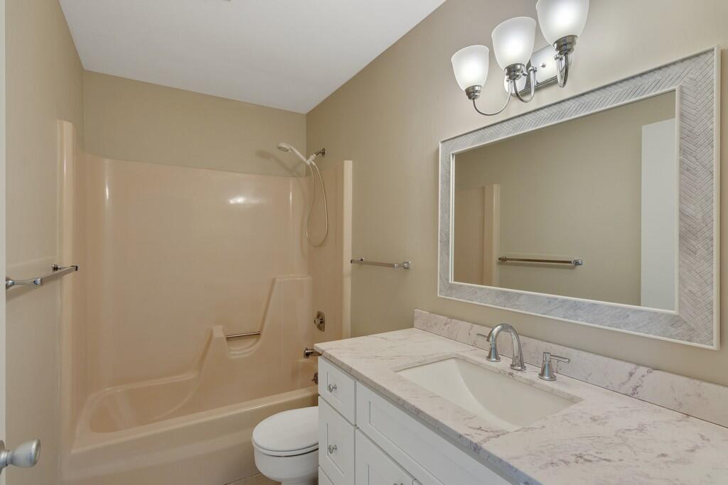 VISTA ROYALE PHASE IV BLDGS 83-111 - Residential