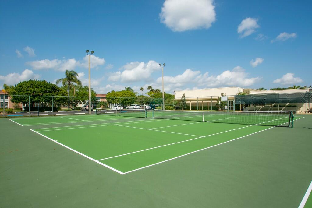 VISTA ROYALE PHASE IV BLDGS 83-111 - Residential