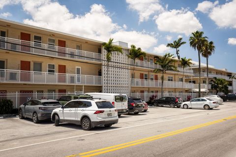 Tiny photo for 1510 SE 15th Street #302, Fort Lauderdale, FL 33316 (MLS # B26026850)