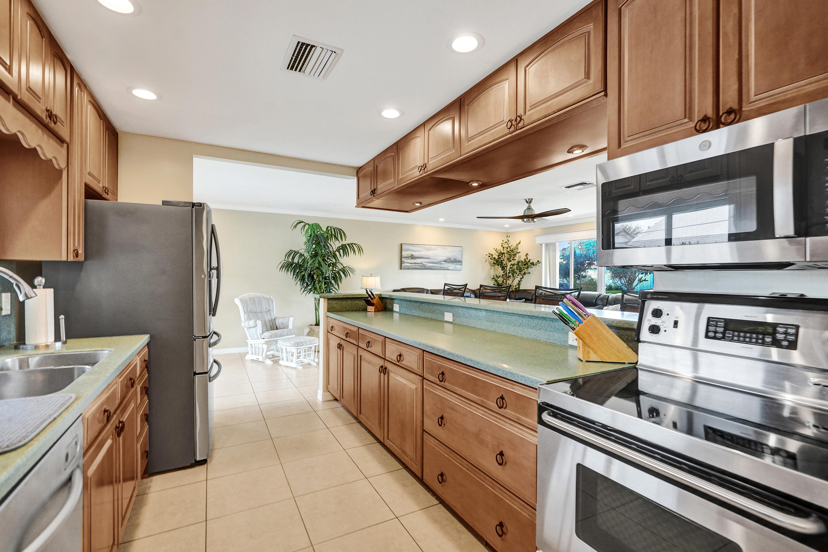 VENETIAN ISLES 3RD SEC - Residential