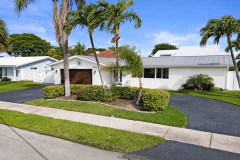 Tiny photo for 3001 NE 45th Street, Lighthouse Point, FL 33064 (MLS # B26000192)