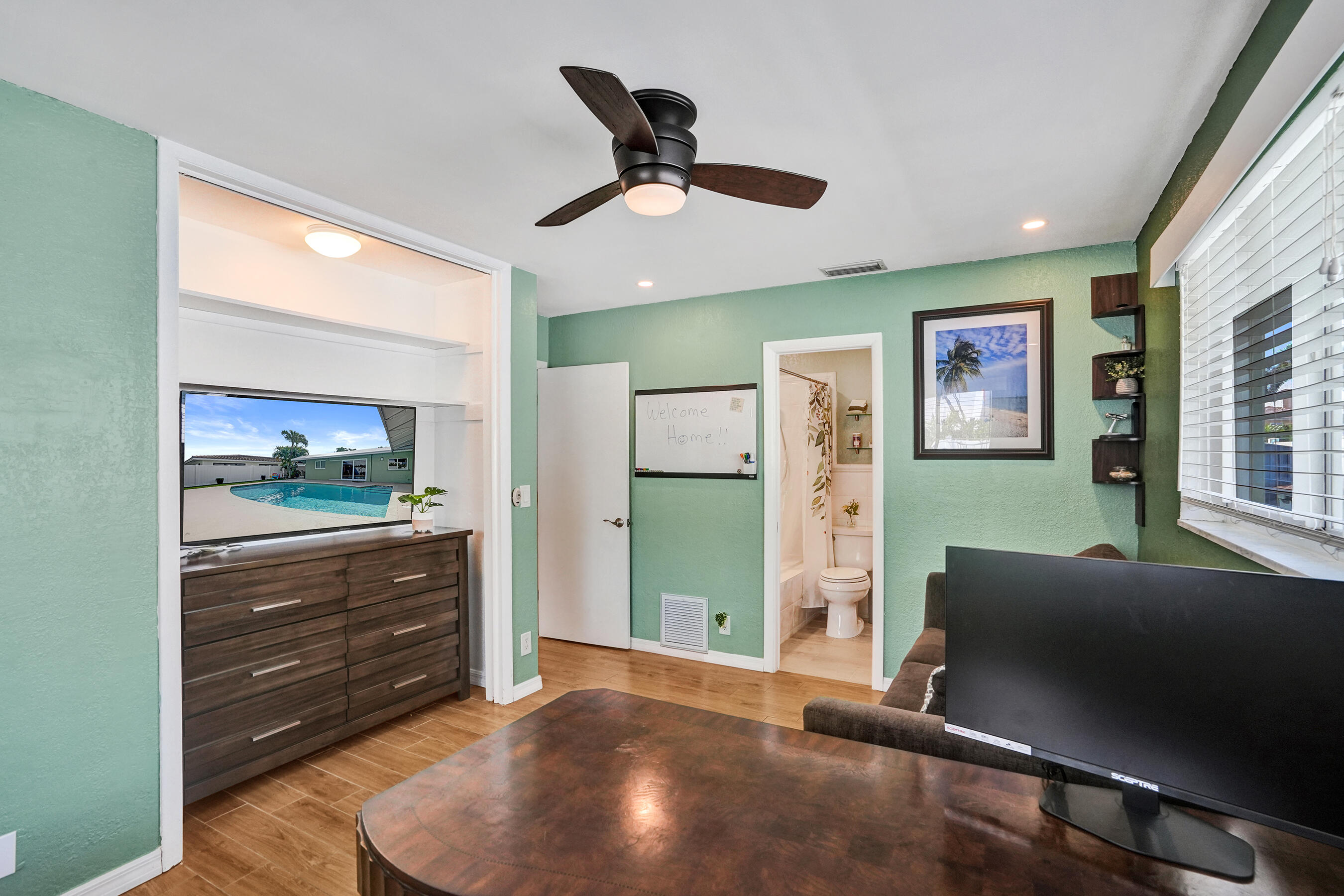 VENETIAN ISLES 3RD SEC - Residential