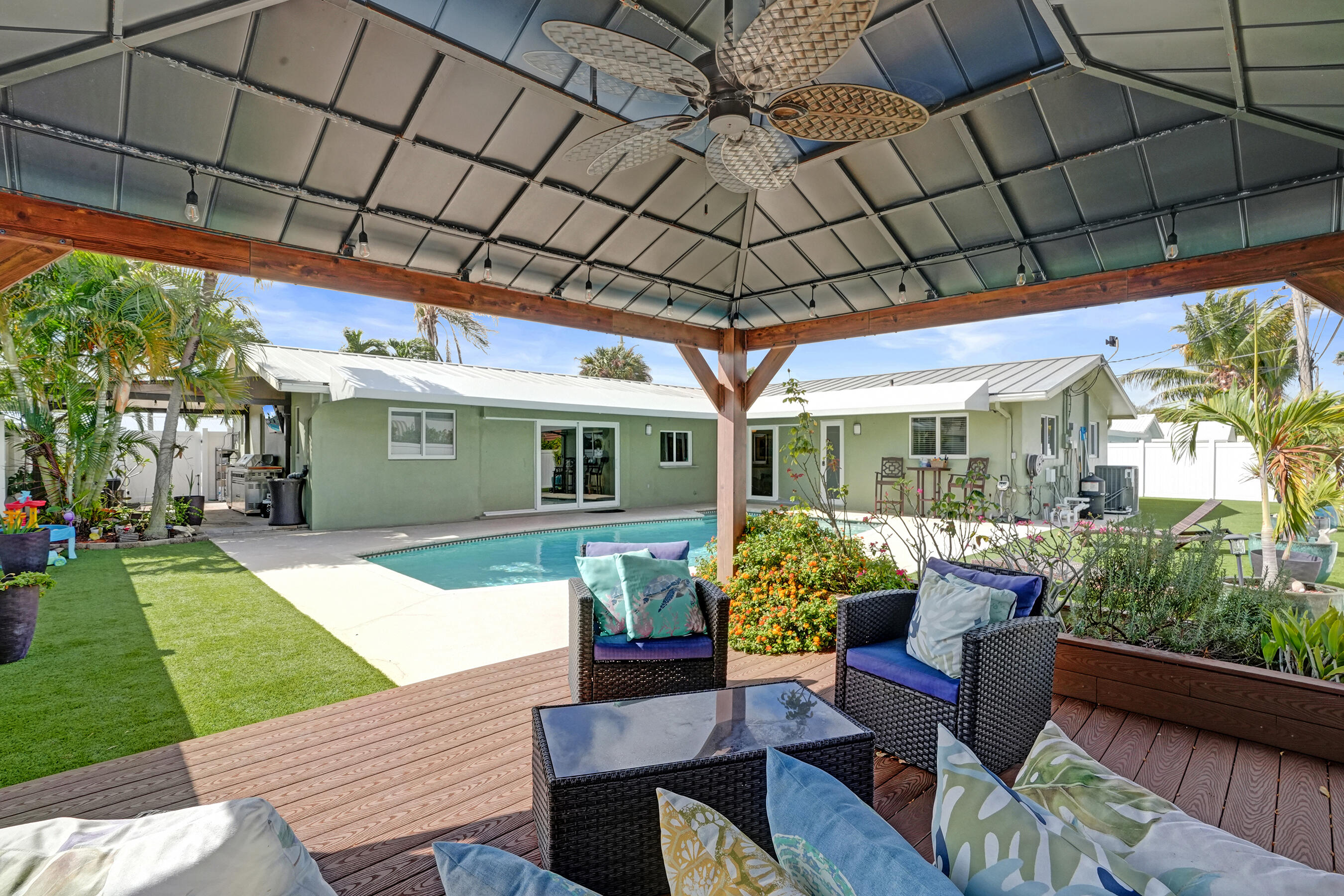 VENETIAN ISLES 3RD SEC - Residential