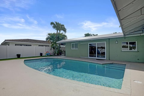 Tiny photo for 3001 NE 45th Street, Lighthouse Point, FL 33064 (MLS # B26000192)
