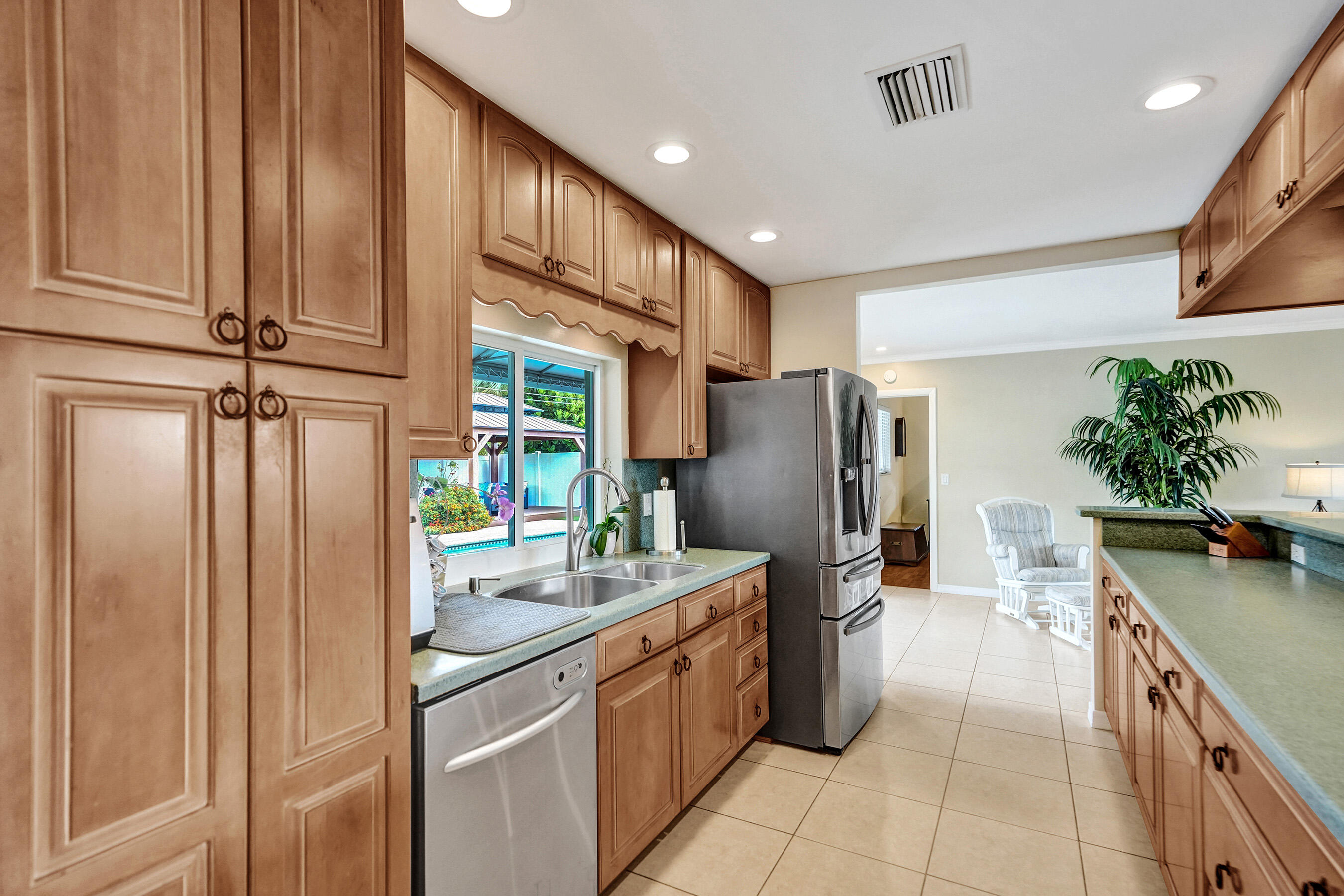 VENETIAN ISLES 3RD SEC - Residential