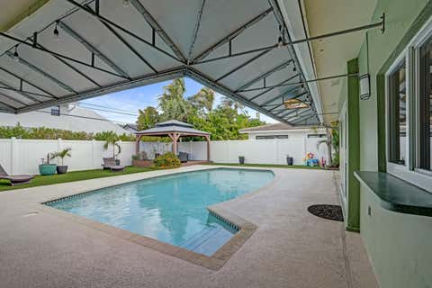 Tiny photo for 3001 NE 45th Street, Lighthouse Point, FL 33064 (MLS # B26000192)