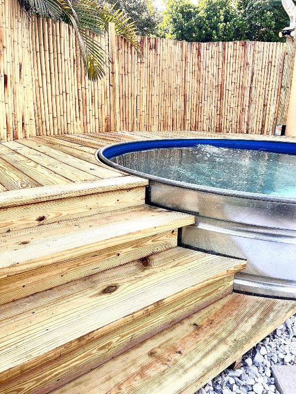 LAKESIDE POINT - Residential Lease